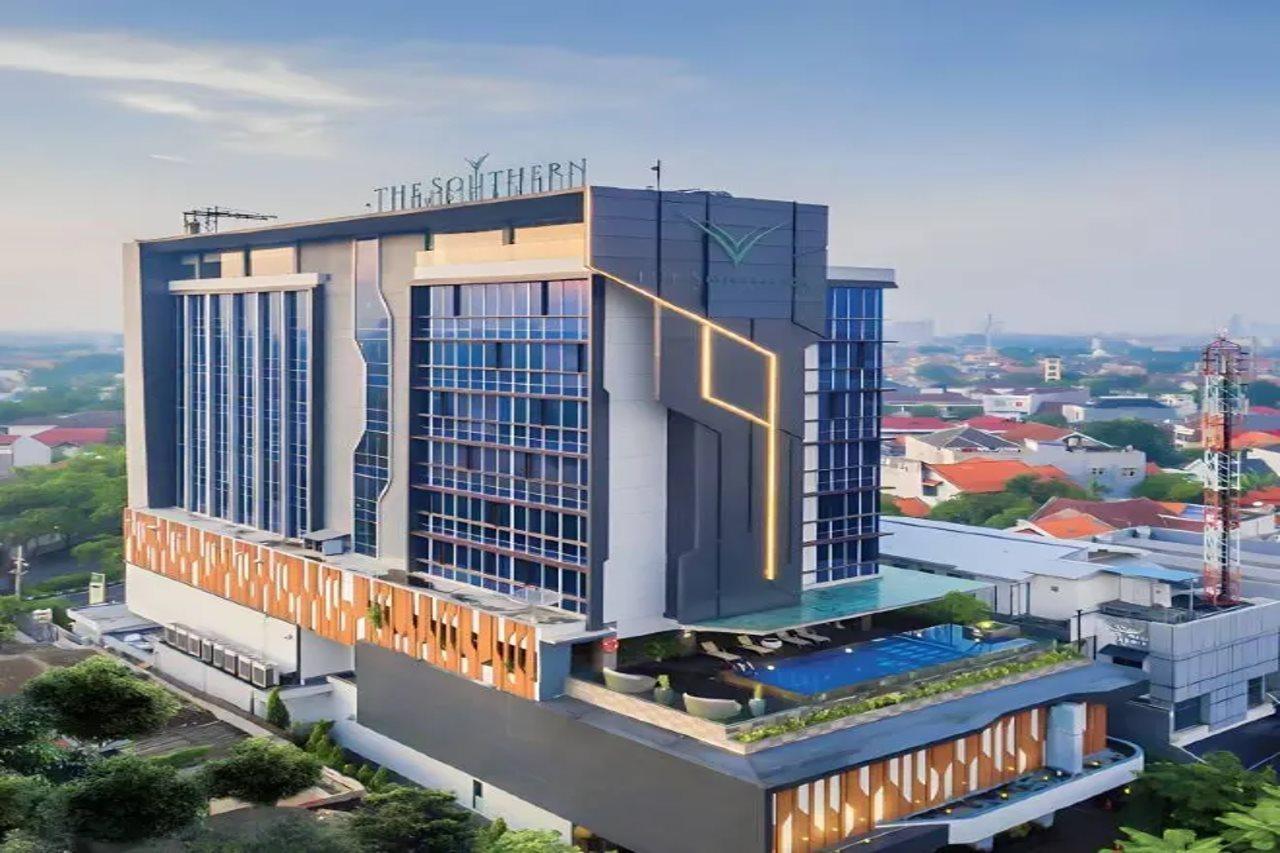 The Southern Hotel Surabaya Formerly Ibis Styles Surabaya Jemursari Buitenkant foto