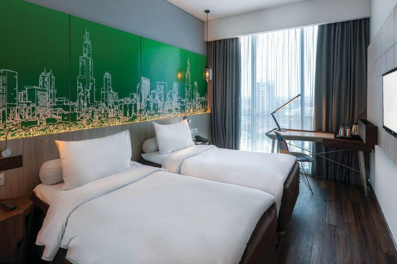 The Southern Hotel Surabaya Formerly Ibis Styles Surabaya Jemursari Buitenkant foto